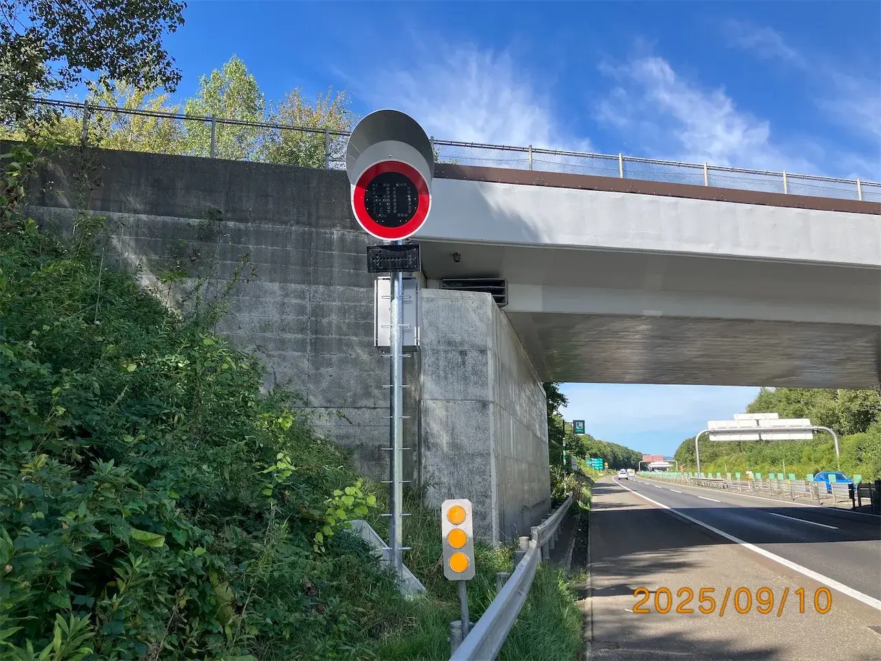 道央自動車道　千歳IC～江別西IC間　可変式速度規制標識設備更新工事