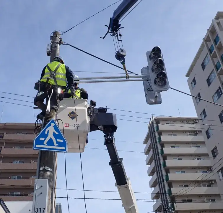 交通信号機設備の実績：車両灯器取付①